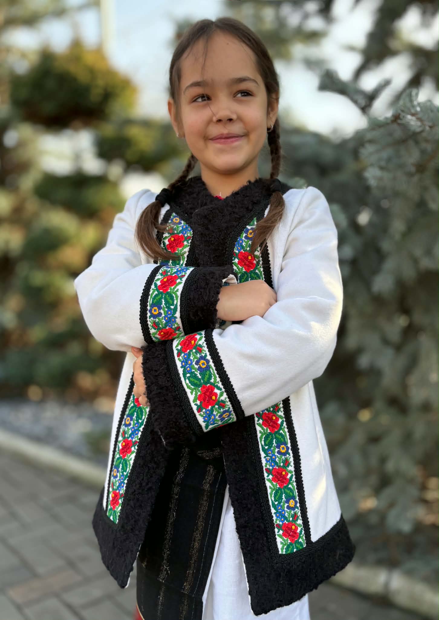 Suman Tradițional Românesc cu Broderie Florală-Copii - imagine 5
